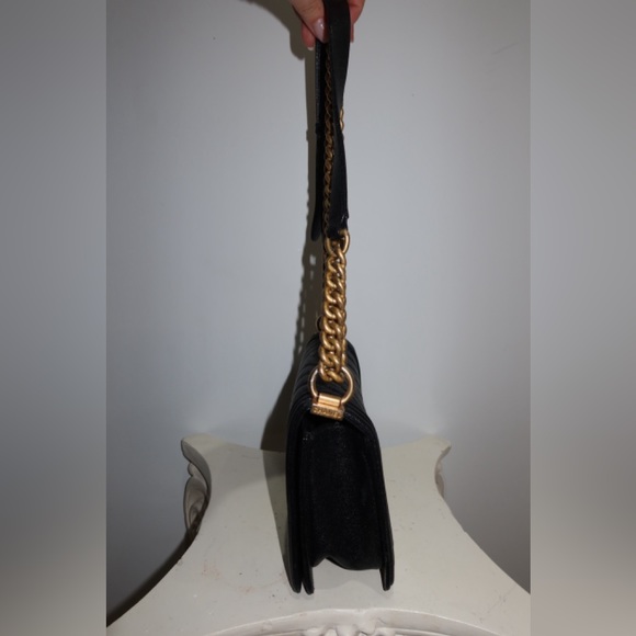 MEDIUM CHANEL BOY BAG - Picture 5 of 6